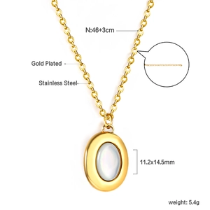 Collana in acciaio inossidabile placcata oro con ciondolo ovale in conchiglia bianca