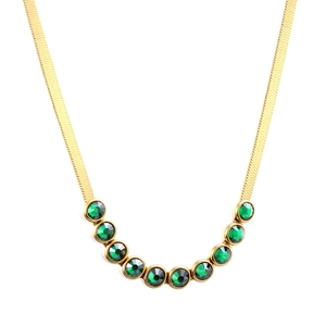 Vintage Schlangenkette in Gold mit neun dunkelgrünen Edelstein-Anhängern in runder Reihe