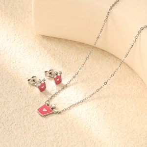 Parure collier et boucles d'oreilles couronne rose avec détails cœur et cristaux