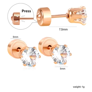 Détail de boucles d'oreilles rose doré avec zircon de 5mm et fermoir à pression sécurisé