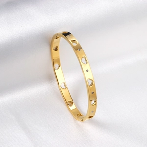 Heart Hollow Stainless Steel Bangle Rhinestone Inlaid Gold Plated Fashion Jewelry For Women Elegant Sweet Style