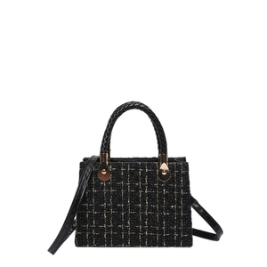 Sac à bandoulière vintage en tweed noir avec boucles dorées et poignée tressée