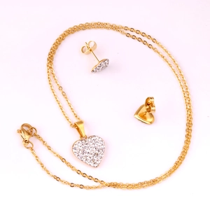 Parure bijoux cœur en acier inoxydable doré avec collier et boucles d'oreilles sertis