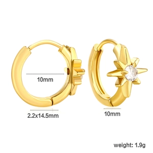 Détail des boucles d'oreilles étoile 18k avec zircone et infos de taille 10mm de diamètre