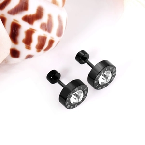 Boucles d'oreilles punk en acier noir avec chiffres romains et zircone cubique brillante
