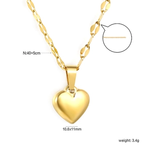 Collana con ciondolo a cuore in acciaio dorato con dimensioni e dettagli della catena