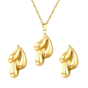 Parure de bijoux dorée avec collier et boucles d'oreilles en forme de goutte d'eau