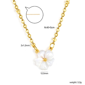 Collier en acier inoxydable doré avec pendentif fleur en nacre blanche et chaîne en O