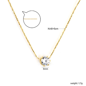 Dettaglio catena oro 40+5cm con ciondolo in zircone 5mm e incastonatura a 4 griffe