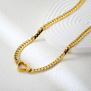 Collier gourmette en acier inoxydable plaqué or 18K avec pendentif cœur ajouré