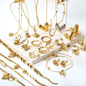 Collier Bracelet Boucles Oreilles Bague Forme Coeur Acier Inoxydable Plaqué Or Poli Bijoux Femmes