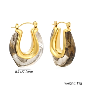 Detail view of U-shaped resin earrings with smoke texture and 8.7x27.2mm size specs