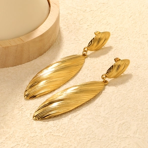 Textured striped long leaf drop earrings in 18k gold plated stainless steel