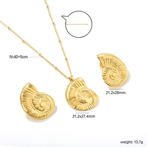 Detailed size chart for golden nautilus shell pendant necklace and earring set