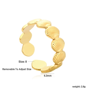 Verstellbarer 18k Gold Muschelring, 6,3mm Breite, Makrodetail der gebürsteten Textur