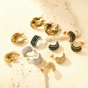 Boucles d'oreilles créoles en or 18K et argent avec zircons verts émeraude et clairs