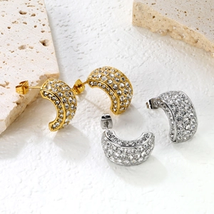Élégantes boucles d'oreilles en C pavées de cristaux dorées et argentées en acier