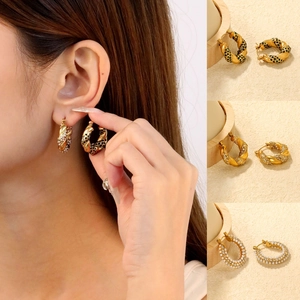 Boucles D'Oreilles Créoles En Acier Inoxydable En Forme De C Avec Zircon Vert Émeraude Et Künstliche Perle Imitation Pour Femme