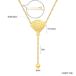 Vue détaillée du collier plaqué or 18 carats avec dimensions du pendentif et du fermoir