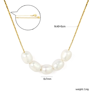 Collier en acier inoxydable doré avec 5 perles d'eau douce naturelles et chaîne 40+5cm