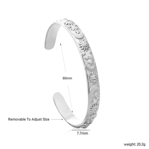 Vue détaillée du bracelet jonc céleste avec diamètre de 60mm et motifs embossés
