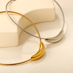 Collier En Acier Inoxydable Plqué Or 18K Minimaliste Pour Femme Pendentif Arc Poli Chaîne En Os De Serpent Bijoux