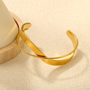 Crossed geometric open cuff bracelet in 18K gold plated stainless steel for women