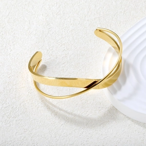Elegant 18k gold plated stainless steel irregular crisscross open bangle for women