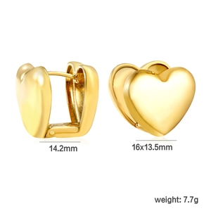 Detail view of heart-shaped gold earrings with precise measurements 16x13.5mm and weight 7.7g