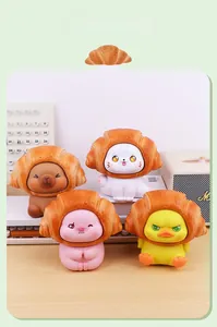 Tirelires d'animaux mignons avec chapeaux croissants pour décoration de bureau