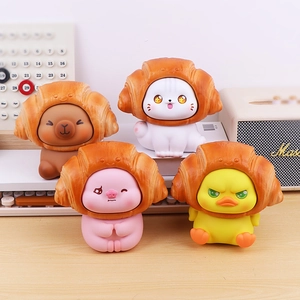 Lot de 4 tirelires animaux avec chapeaux croissants pour décoration de table créative