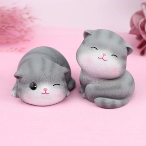 Cute grey resin cat figurines for cake decoration and car interiors with fur texture