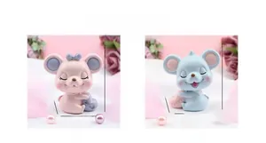 Vue détaillée de figurines de souris en résine avec dimensions précises