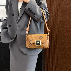 Brown printed small square shoulder bag with metal M-buckle for fashion women