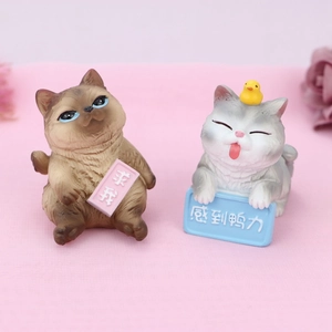 Funny resin cat ornaments featuring Siamese and tabby cats for desk and car decor