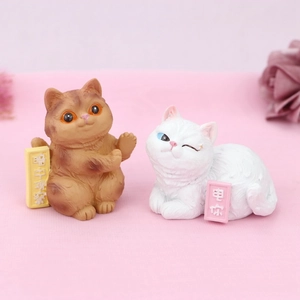 Cute resin cat figurines for cake decoration or car interior with funny expressions