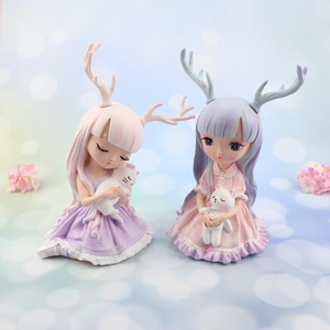 Set di statuette nordiche a forma di ragazza cervo con abiti rosa e viola per casa