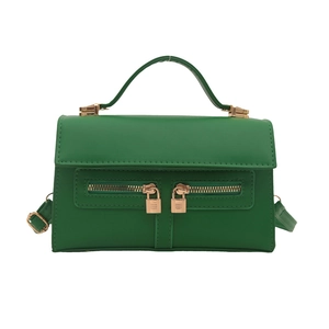 Borsa a mano verde scuro in ecopelle con doppie cerniere e tracolla regolabile