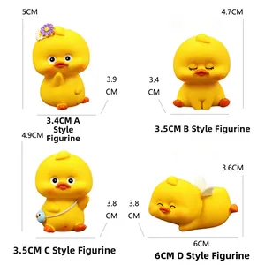 Detailed size guide for four cute yellow duck car ornaments with dimensions in centimeters