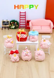 Sammlung von sieben süßen rosa Schweine-Miniaturen in verschiedenen Geburtstagsposen