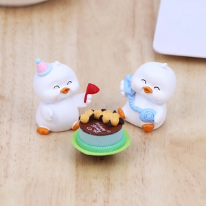 Cute resin duck figurines with party hat and birthday cake for office desk decor