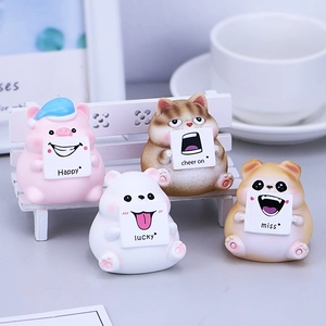 Simpatici Ornamenti in Resina per Animali dei Cartoni Animati Stile di Guarigione Decorazione da Tavolo per Ufficio Auto Casa Maiale Gatto Cane Hamster Figurina