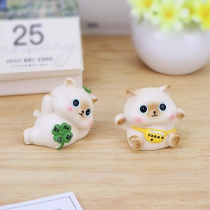 Lucky cat resin figurines set with four-leaf clover for home and office desk decoration