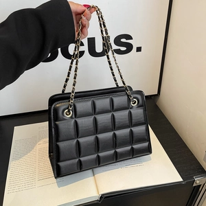 Women PU Leather Quilted Shoulder Bag Retro Grid Pattern Small Square Crossbody Purse With Gold Chain Strap Elegant