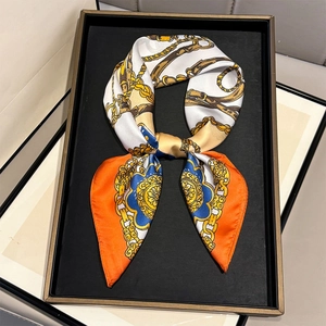 Satin Square Scarf Elegant Retro Chain Horsebit Print Satiny Neck Head Kerchief For Women Luxury Fashion Accessory