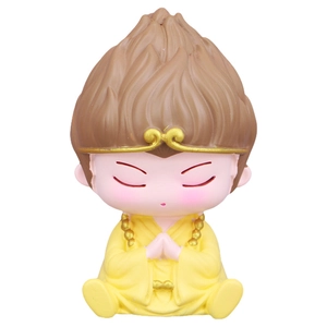 Simpatica statuina del monaco Tang in veste gialla per decorazione auto e scrivania