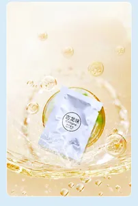 Vue détaillée du sachet de recharge de parfum Cologne pour diffuseur de voiture