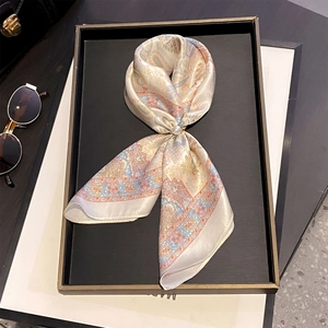 Spring paisley print 100% mulberry silk scarf with decorative pearl buckle