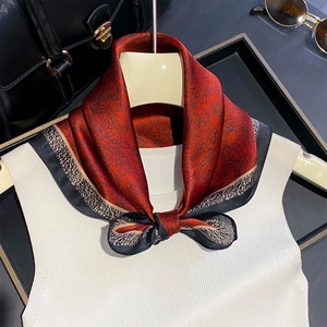 Elegante Foulard Quadrato in Seta di Gelso per Donna Vintage Stampa Paisley Motivo Leopardato Sciarpa di Seta Moda Avvolgente