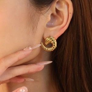 18K gold plated croissant hoop earrings with spiral texture for women fashion